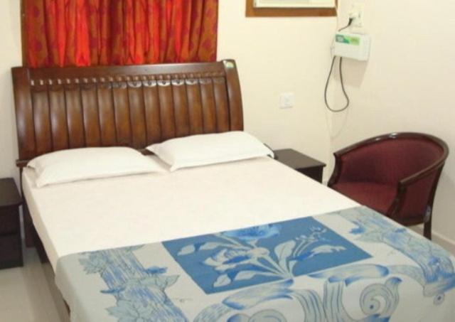 Lloyds Guest House, North Boag Road, T. Nagar Chennai Exterior photo