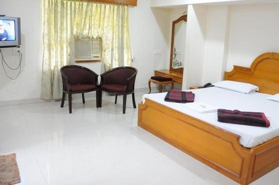 Lloyds Guest House, North Boag Road, T. Nagar Chennai Exterior photo